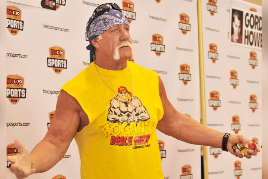 Wrestling-Star Hulk Hogan sorgt mit Klopapier-Notruf für Lacher