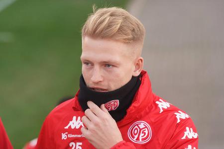 ABWEHR: Andreas Hanche-Olsen - Note: 4,5 - Gab als Winterneuzugang sein Debüt für die Mainzer. Offenbarte auf der rechten Seite in der Dreierkette noch Abstimmungsschwierigkeiten im Stellungsspiel. Verlor zudem ein paar wichtige Zweikämpfe. Schlug im Spielaufbau viele lange Bälle, die meisten kamen nicht an.