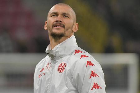 Ludovic Ajorque (ab 80.) - ohne Bewertung - Gab in der Schlussphase sein Debüt für die Mainzer. War im Kopfballspiel kaum zu bezwingen und legte als Zielspieler noch zwei Abschlüsse auf.