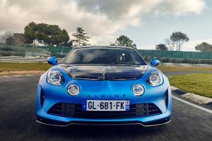 300 PS für 1.082 Kilogramm