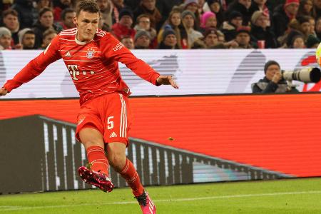Benjamin Pavard vs. Tuta - Derzeit die einzige Lösung auf der Position des Rechtsverteidigers. Löst seine Aufgabe recht solide, offenbart besonders offensiv aber einige Schwächen. Wirklich auszeichnen konnte sich Pavard in den letzten zwei Spielen nicht.