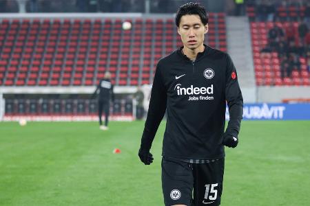 Daichi Kamada vs. Jamal Musiala - Vor der WM einer der besten Mittelfeld-Spieler der Bundesliga. Überzeugte mit vielen Toren und Vorlagen. Seine Kreativität ist für das SGE-Spiel von immenser Bedeutung. Gegen Schalke mit einer ordentlichen Leistung, aber noch nicht ganz bei 100 Prozent. Für ein Unentschieden reicht es aber dennoch. Damit steht es 5:6.