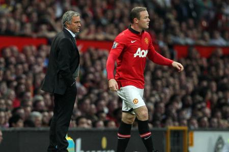 'Ich sah ihre Spieler und Manager auf eine Ehrenrunde gehen, nachdem sie gegen uns in ihrem letzten Heimspiel verloren hatten. Wenn du das in Portugal machst, wirst Du mit Flaschen beworfen.' (als Chelsea-Coach über das Team von Manchester United, seinem späteren Arbeitgeber)
