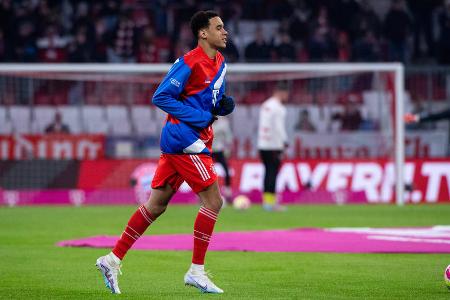 Jamal Musiala vs. Daichi Kamada - Der 19-Jährige ist trotz seines jungen Alter in der Startelf gesetzt. Begeisterte mit Dribblings, Toren und Vorlagen als Aktivposten der Bayern-Offensive. Gegen Leipzig und Köln noch nicht wieder ganz in der Spur und mit unauffälligeren Auftritten. Ist noch auf der Suche nach alter Top-Form.