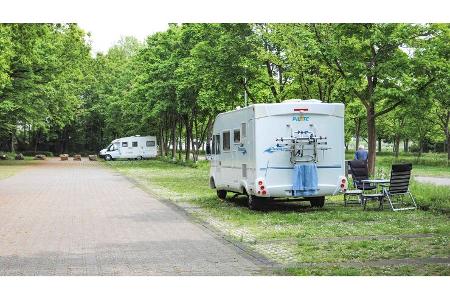 SP Fokus Bergisches Land 51469 BERGISCH GLADBACH: Stellplatz am Kombibad