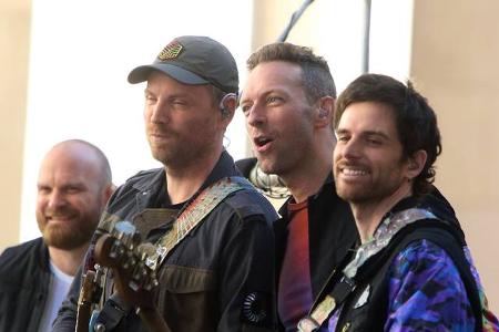 Coldplay waren um 523 Millionen Dollar reicher, nachdem sie vor fünf Jahren mit ihrem Album 'A Head full of Dreams' um die Welt zogen und damit Platz sieben belegten. Ihre aktuelle 'Music of the Spher ...