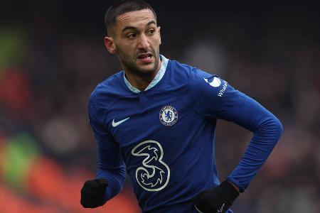 Hakim Ziyech (weiterhin beim FC Chelsea) - Eigentlich als Neuzugang von Paris Saint-Germain eingeplant. Die Blues sendeten aber wohl mehrfach die falschen Dokumente, sodass beiden Vereinen die Zeit fehlte. Ob der Transfer doch noch stattfindet - PSG will beim französischen Verband Einspruch einlegen - muss abgewartet werden.