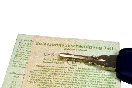 Wie Sie die Fahrzeugidentifikationsnummer finden und entschlüsseln Wie Sie die Fahrzeugidentifikationsnummer finden und entschlüsseln