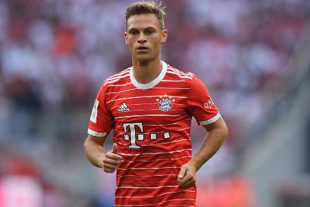 Joshua Kimmich - Note: 2,0 - Lenkte das Spiel aus dem Mittelfeld mit Spielverlagerungen und Tempowechseln. War beim ersten Treffer in der Entstehung beteiligt. Bereitete das letzte Bayern-Tor mit seiner Chip-Flanke sensationell vor. Insgesamt ein sehr abgeklärter Auftritt auch in der Restverteidigung.