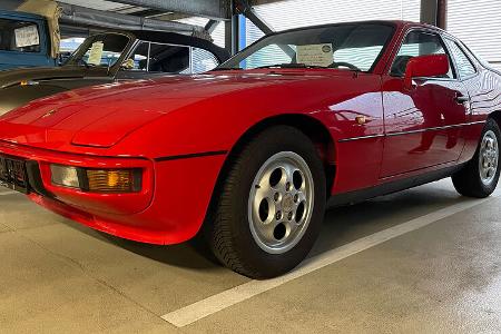 Bremen Classic 2023 Parkhaus Porsche 924S Indischrot