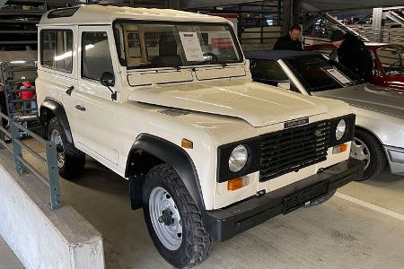 Bremen Classic Motorshow Parkhaus Land Rover Defender 2500d Santana Spanien