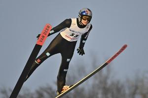 Skispringen: Wellinger zur Halbzeit Neunter - Granerud führt