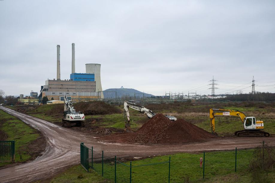 Am ehemaligen Kohlekraftwerk Ensdorf soll das Werk entstehen.