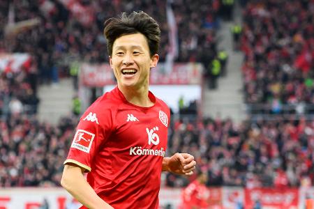 Jae-Sung Lee (ab 46.) - Note: 3,0 - Lief deutlich konsequenter an als die anderen Mainzer vor ihm. Provozierte so noch einige hohe Ballgewinne. Spielte diese Aktionen aber nicht optimal aus. Immerhin stimmte der Einsatz.