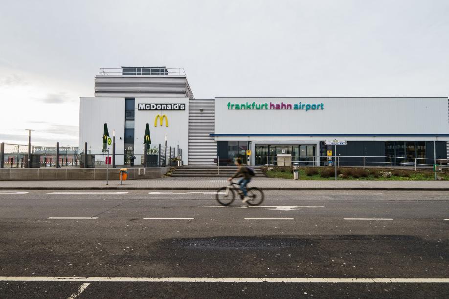 Der eher abgelegene Flughafen Hahn hat eine wechselvolle Geschichte.