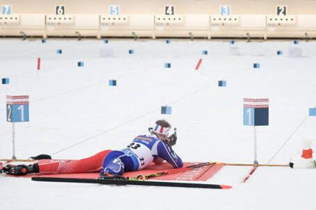 Platz 5: Emilien Jacquelin (Frankreich) - In den vergangenen Jahren hat sich Emilien Jacquelin zu einem der absoluten Topstars der Biathlon-Szene gemausert, für ein gutes Abschneiden in Oberhof sprechen allerdings weitere Fakten: Zwei seiner drei Weltcupsiege hat der Franzose im Rahmen von Weltmeisterschaften errungen, zudem glänzt er auffallend oft, wenn Wettkämpfe auf deutschen Boden ausgetragen werden. Einzog die zuletzt absteigende Formkurve dämpft die Erwartungen.