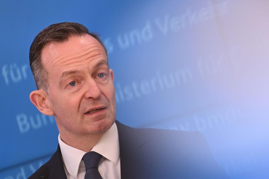 Bundesverkehrsminister Volker Wissing warnt mit Blick auf die geplante Abgasnorm Euro 7 vor einer zu scharfen Regulierung.