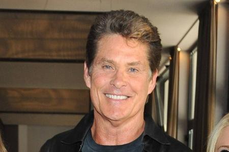 Überglücklicher David Hasselhoff führt seine Tochter zum Traualtar Überglücklicher David Hasselhoff führt seine Tochter zum Traualtar