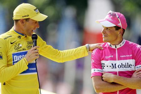 (Doping-)Duell mit Armstrong - Jahrelang liefert sich Ullrich bei der Tour heiße Gefechte mit Seriensieger Lance Armstrong. Welchen sportlichen Wert diese Duelle angesichts der Doping-Geschichte beider Fahrer haben, ist heute fraglich. Armstrong werden alle Siege in Frankreich später aberkannt.