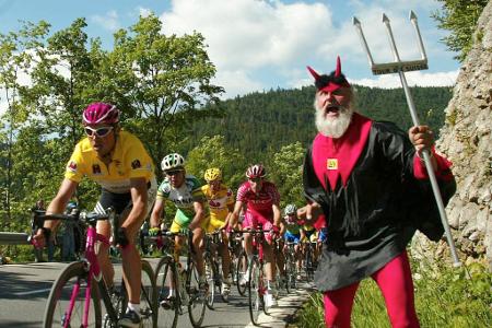 Aberkannte Erfolge - Auch Ullrich verliert wegen Dopings einige seiner Erfolge am grünen Tisch. Der Internationale Sportgerichtshof CAS erkennt ihm den Gesamtsieg bei der Tour de Suisse 2006 sowie Etappenerfolge bei Giro d’Italia und Deutschland Tour ab. Auch Ullrichs dritter Platz bei der Tour de France 2005 wird gestrichen.