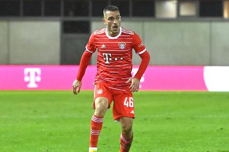 Arijon Ibrahimovic (ab 77.) - ohne Bewertung - Fand sich bei seinem Bundesligadebüt gut in die Mannschaft ein und forderte direkt die Bälle. Deutete bei den letzten Angriffen des Spiels technische Raffinesse und Übersicht an. Sein Premierentor verhinderte Riemann mit einer Glanztat (84.).