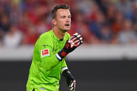 VfL Bochum - TOR: Manuel Riemann - Note: 2,5 - War über weite Strecken ein guter Rückhalt für die Gäste und verhinderte eine noch höhere Pleite. Zeigte insbesondere bei der Doppelchance von Sané und Gnabry (35.) sowie gegen de Ligt (45.) und Ibrahimovic (84.) starke Reflexe. Hatte beim 0:1 derweil viel Pech und bekam bei 0:2 den Abschluss unglücklich durch die Beine.