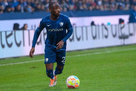 Christopher Antwi-Adjei (bis 68.) - Note: 3,5 - Konnte vereinzelt auf der linken Seite sein Tempo aufnehmen. Spielte seine besten Szenen aber nicht optimal aus. Beim letzten Zuspiel war die Präzision nie optimal. Dennoch ein Aktivposten beim VfL.