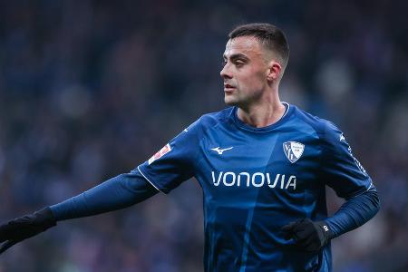 Philipp Förster (bis 45.) - Note: 4,5 - Fand auf der Zehnerposition praktisch keinen Zugriff zum Spiel. Kam vor der Pause nur auf zehn Ballkontakte. In Richtung Tor brachte er keine Ideen mit. Musste folgerichtig nach der Halbzeit weichen.