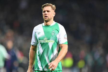 Niclas Füllkrug - Note: 3,5 - War immer anspielbar und machte hohe Bälle gut fest. Sorgte in der ersten Halbzeit für einige Gefahr. Seine große Chance in der 37. Spielmute vergab der Nationalspieler deutlich. In der zweiten Halbzeit weniger präsent und von seinen Mitspielern kaum noch in Szene gesetzt.