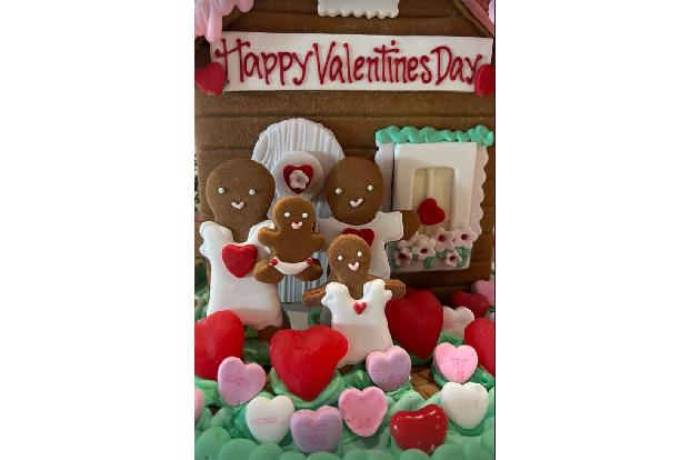 ...gab es bei Kylie und ihrem Liebsten Travis Scott aber auch die Kleinfamilie aus Lebkuchen.
