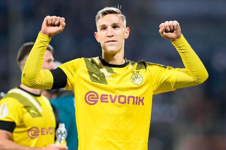 Nico Schlotterbeck - Note: 2,5 - Starke, risikoreiche Grätsche gegen Mudryk nach nicht einmal zwei Minuten. Hat das Trauma der schwachen WM wohl endgültig abgeschüttelt. Hier und da allerdings mit Schwächen im Aufbauspiel.