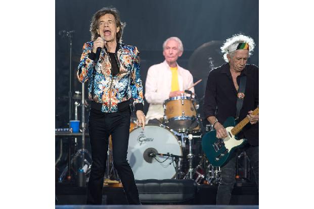 98 Millionen Dollar verdienten die Rolling Stones auf Platz 7. Das verdanken die Mannen um Mick Jagger vor allem einer lukrativen Tour und Tantiemen.