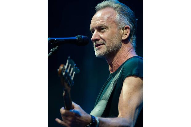 Sting ist nach Abzug der Steuern um 210 Millionen Dollar reicher. Der Star verkaufte 2022 seinen Gesamtkatalog, sowohl solo als auch mit The Police. Damit wurde er zum Künstler mit dem zweitstärksten Umsatz des Jahres.