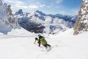 Auf nach Cortina d'Ampezzo: Mit den Skiern durch die Dolomiten