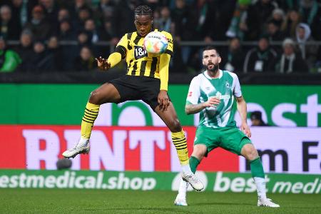 BVB zu Gast bei Werder: Noten und Einzelkritik - Am Samstagnachmittag siegte der BVB zum sechsten Mal in Folge in 2023. Beim 2:0 gegen Werder Bremen gestaltete der Aufsteiger das Spiel aber lange offen. Mit der Einwechslung von Jamie Bynoe-Gittens gelang der Borussia dann der erlösende Treffer. Die Noten und Einzelkritik für alle Akteure: BVB zu Gast bei Werder: Noten und Einzelkritik - Am Samstagnachmittag siegte der BVB zum sechsten Mal in Folge in 2023. Beim 2:0 gegen Werder Bremen gestaltete der Aufsteiger das Spiel aber lange offen. Mit der Einwechslung von Jamie Bynoe-Gittens gelang der Borussia dann der erlösende Treffer. Die Noten und Einzelkritik für alle Akteure: