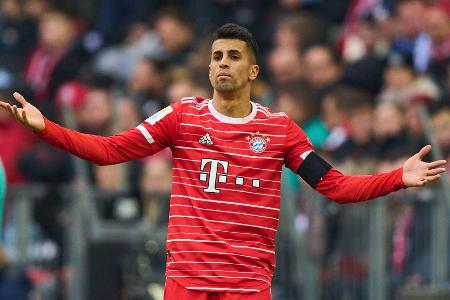 MITTELFELD: Joao Cancelo (bis 45.) - Note: 3,5 - Sorgte von der rechten Seite mit seinen Halbfeldflanken für ein paar brenzlige Momente. Verschleppte aber phasenweise zu sehr das Tempo. Wurde wohl auch deshalb schon zur Pause ausgewechselt.
