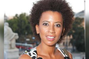 Moderatorin Arabella Kiesbauer hatte einen Skiunfall