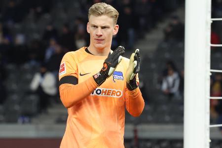 Hertha BSC - TOR: Oliver Christensen - Note 3,5 - Undankbarer Abend für den dänischen Schlussmann, der lange keine echte Gelegenheit hatte, um sich auszuzeichnen. Einzig der satte Abschluss von Bynoe-Gittens forderte ihn richtig (65.). Bei den vier Dortmunder Treffern ohne Chance.