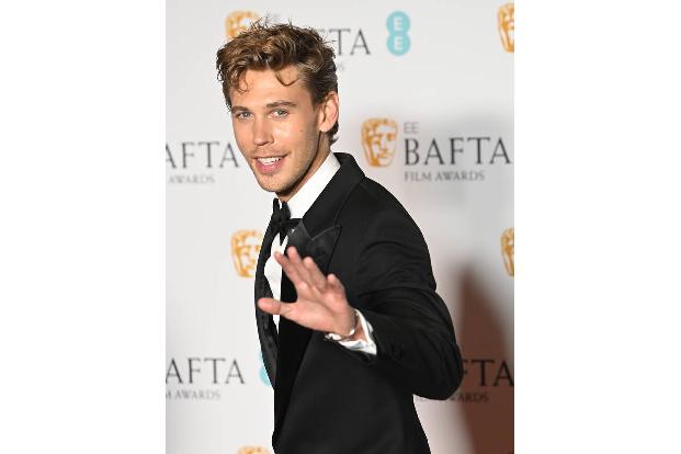 Austin Butler hatte gut lachen: Er bekam am Sonntagabend den BAFTA als Bester Hauptdarsteller für seine Darstellung von Elvis im gleichnamigen Film verliehen. Die BAFTAs sind das britische Gegenstück zum Oscar.