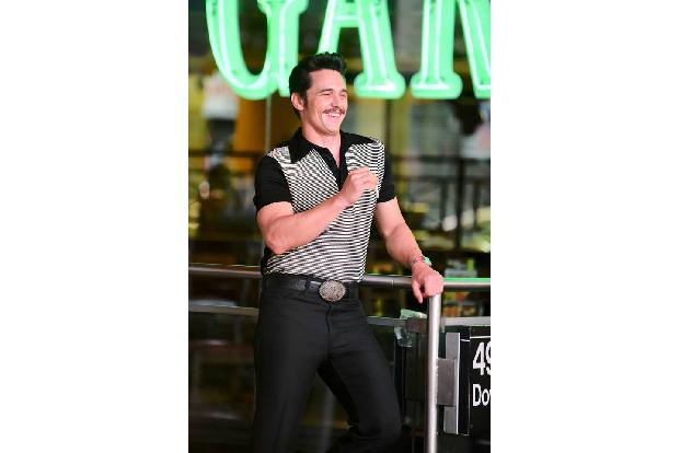 James Franco trug bei den Golden Globes einen Anstecker, um Solidarität mit den Opfern sexueller Belästigung zu zeigen. Einen Tag später wurde er selbst einer derartigen Tat beschuldigt.