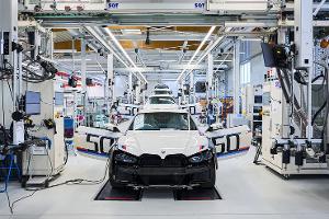 So viel Handarbeit steckt im BMW 3.0 CSL