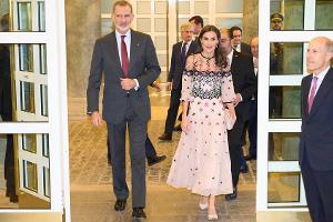 Königin Letizia in Rosa: Dieses Kleid stach aus der Menge heraus