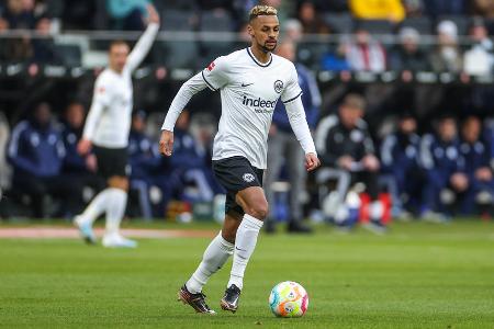 Djibril Sow - Note: 3,5 - Ging im Zentrum keinem Zweikampf aus dem Weg. Schloss anfangs viele Lücken und sorgte für Ballgewinne. Baute nach gutem Beginn aber ab. Mit dem Ball am Fuß eher blass.