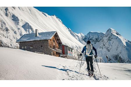 Touren-Tipps Berghütte im Schnee