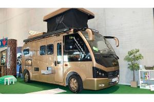 Bus, Liner und Camper in einem