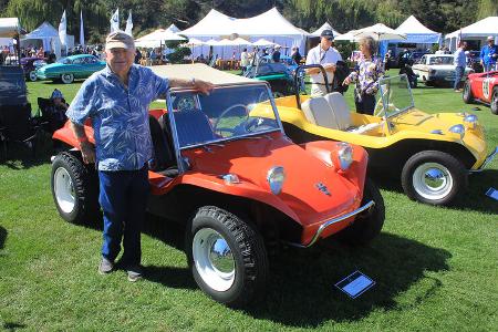 Bruce Meyers vor dem ersten Buggy von 1964