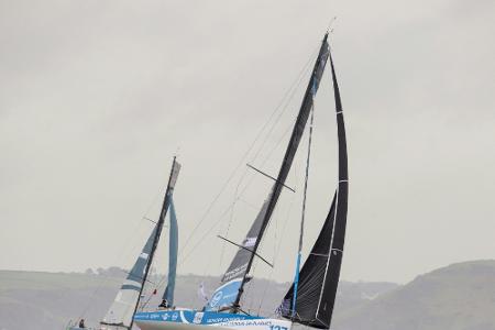 Kenterung und Mastbrüche bei der Route du Rhum