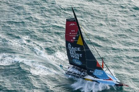 Segel-Probleme: Herrmann verspätet sich bei Route du Rhum Segel-Probleme: Herrmann verspätet sich bei Route du Rhum