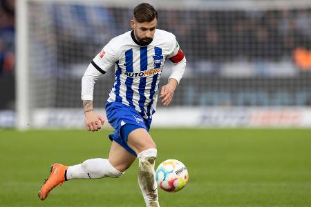 Marvin Plattenhardt - Note 4,0 - Im ersten Abschnitt schlug der linke Schienenspieler zwei gefährliche Standards. Scharfe Flanken waren wie so oft sein probates Mittel, eine dieser Hereingaben hätte Niederlechner beinahe verwertet (50.). Im Rückwärtsgang solide, ab und an ließ er Dárdai alleine.