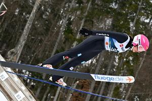 Armbruster Zweite nach dem Springen - Westvold Hansen führt